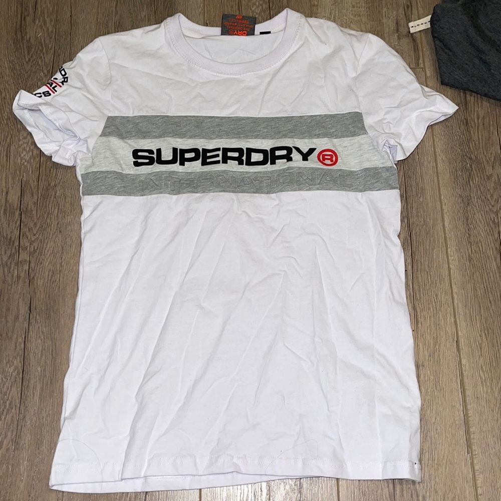 Super dry T-shirt 4/$20